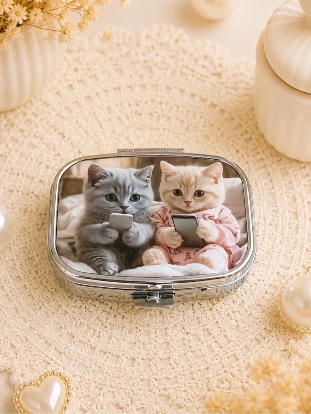 2 Phone Scrolling Kittens Compact Mirror Pill Box/Travel Jewelry Box For Purse